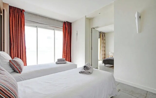 Exceptional 3bdr/6p apt - View of the Eiffel Tower