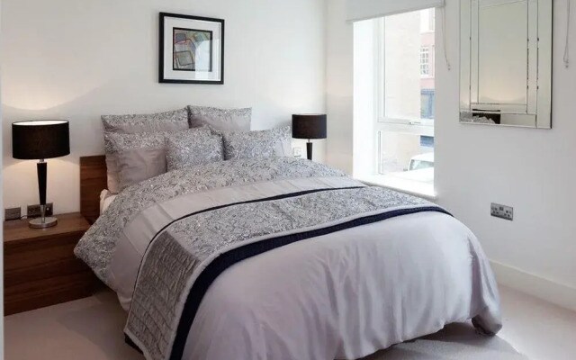 Premier Tower Bridge Apartment