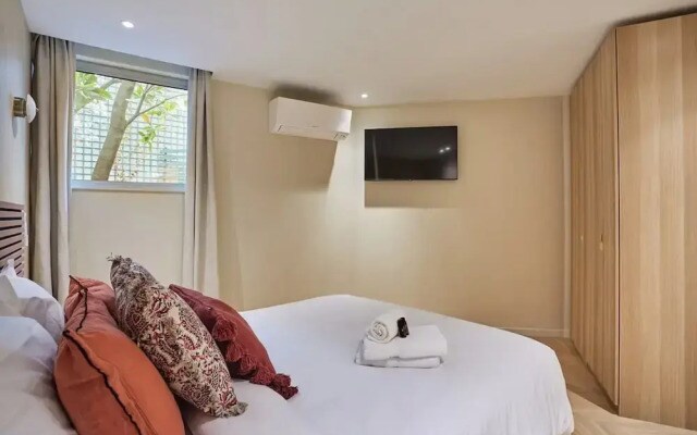 Elegant Apartment St Germain des Pres Luxembourg Park
