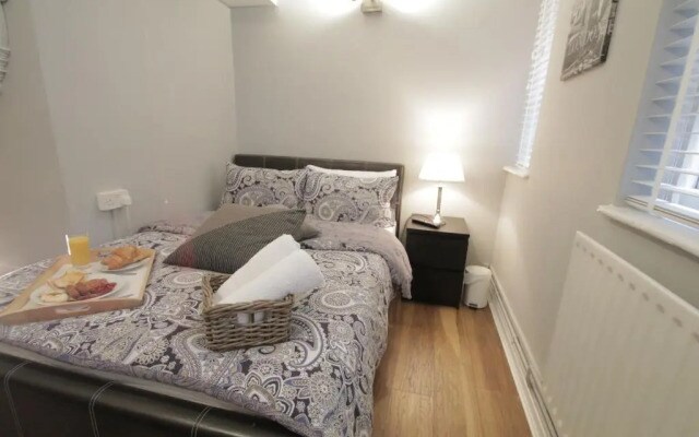 Heart of Shoreditch Molesey Apartments