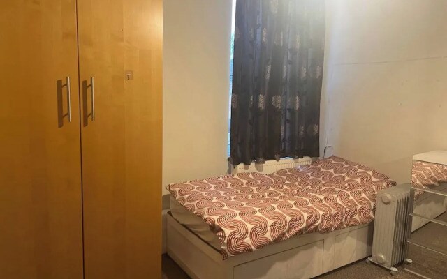 Room-en Suite Room, Finchley, London