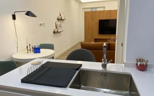 w Warm Modern 1BR Apartment in Chueca