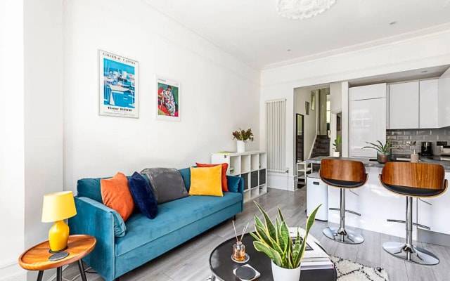 Stylish Hideaway Flat at Milton Park Highgate