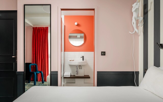 Archetype Etoile Hotel