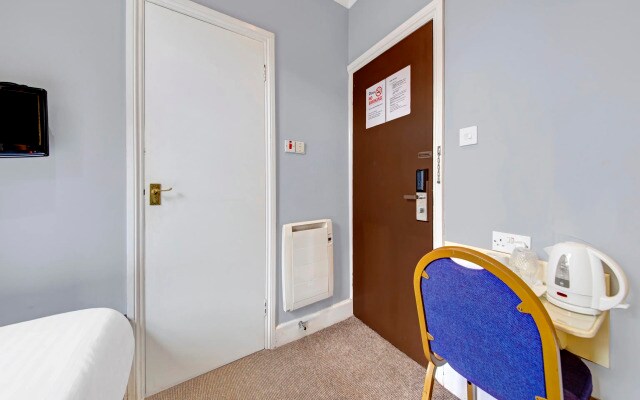 OYO Bostons Manor Hotel, Hanwell London
