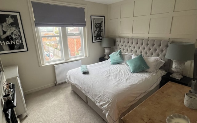 Spacious House in Guildford