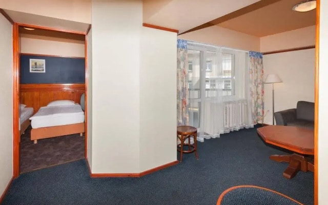 Tauras Center Hotel