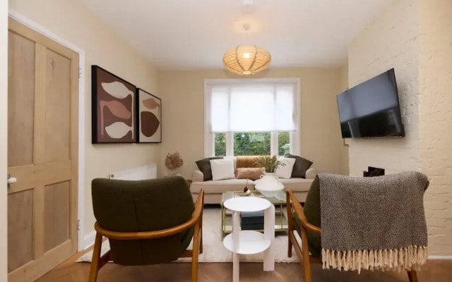 The Nunhead Place - Inviting 2BDR House with Garden