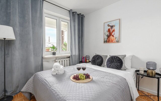 Cozy Apartment with balcony near Museum
