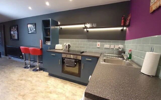 Comfortable 1-bed Apartment in Liverpool Sleeps 4
