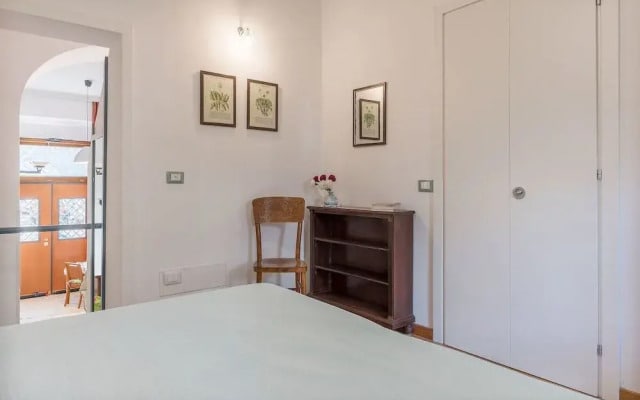 Monti Artistic Flat