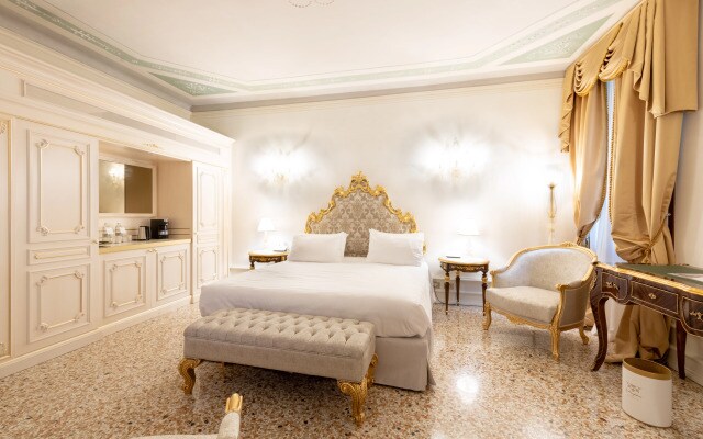 Cà Bonfadini Historic Experience Hotel Venice