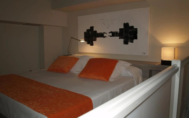 Eco Alcala Suites