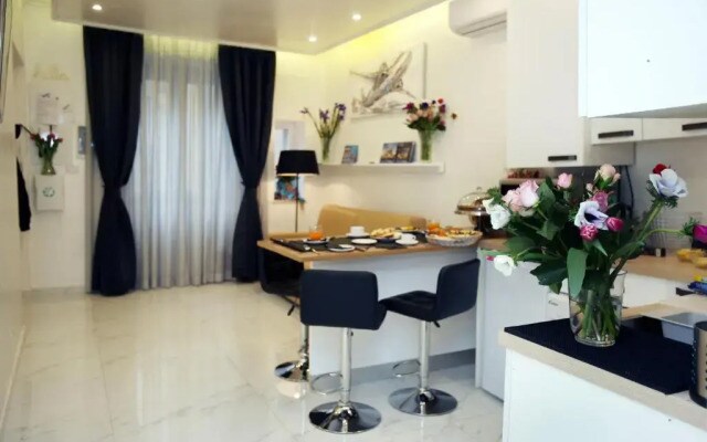 La Maisonnette Tritone Trevi Apartment Rome