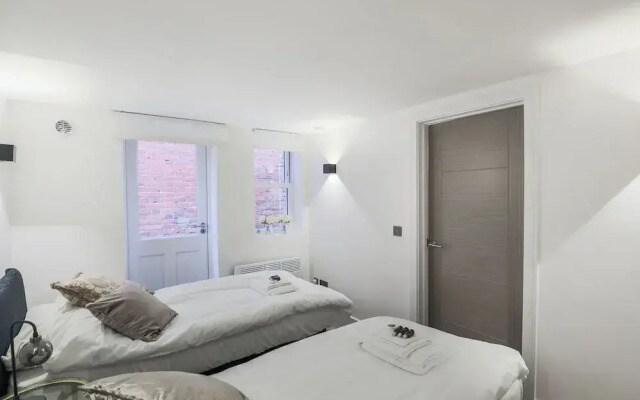 Fulham Apartment by Emerald