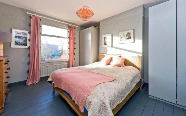 Long Stay Discounts - Modern Bright 5-bed Acton