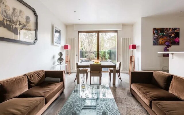 Neuilly-sur-seine Modernist Retreat