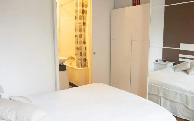 Beautiful Charming and Bright apt Near Paris