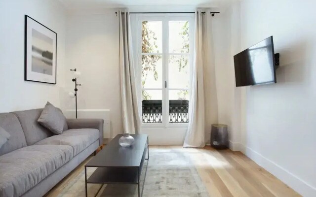 Elegant Apartment at the Palais Royal Opera