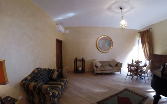 Pantheon Old Suite