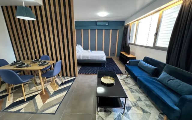 Modular Suites Alfonso Gomez