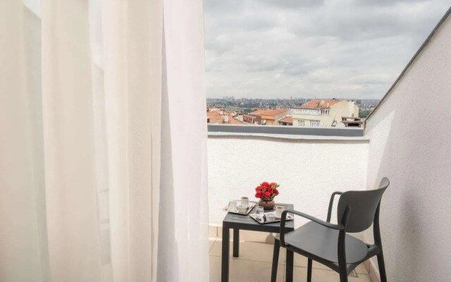 Elm Suite Hotel