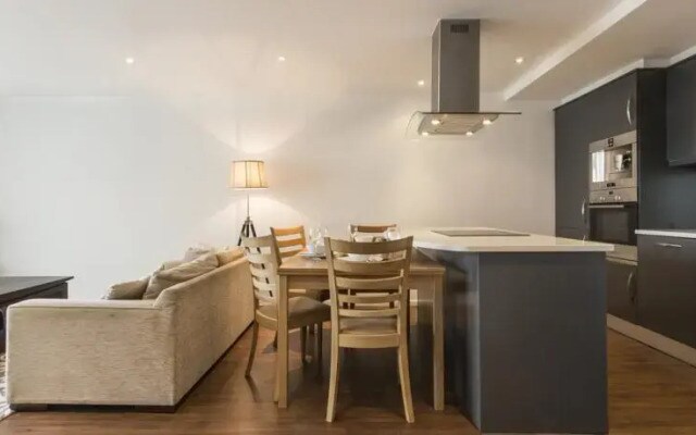 Stylish Apartment In Royal Victoria