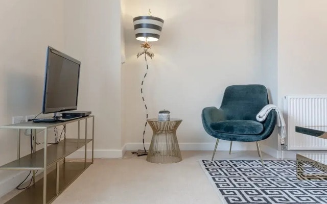 Spacious and Central Flat Near Regent's Park
