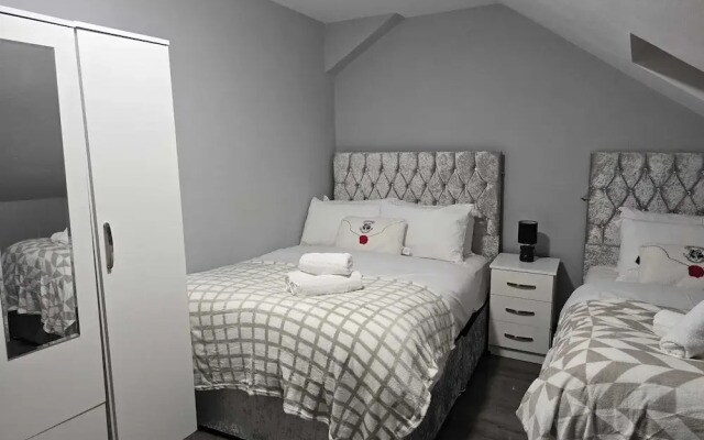 Heathrow roomzzzz B&B