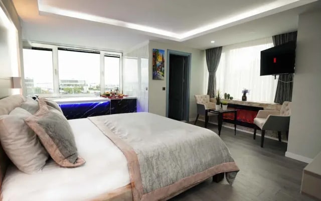 Aura Marina Hotel