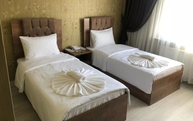 Big Molls Hotel