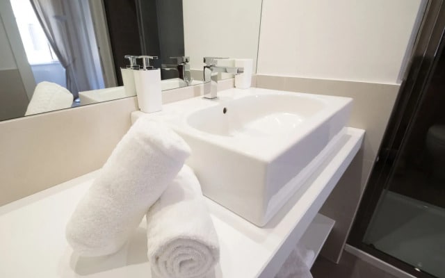 Vantaggio Suites
