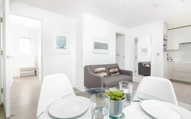Bright and Minimalist Chelsea Nest
