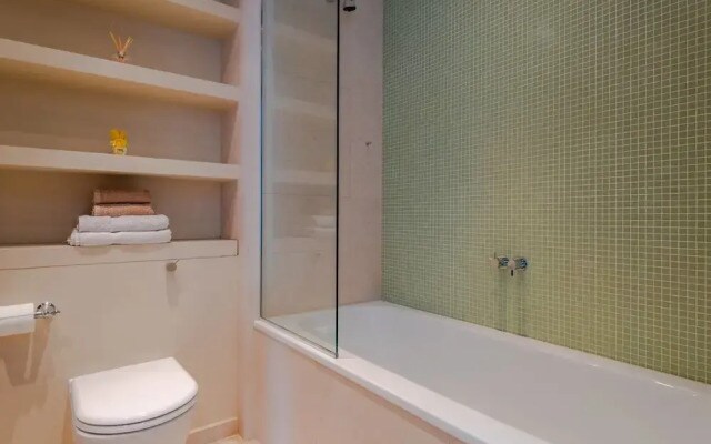 Stylish Modern 2 Bedroom Apartment