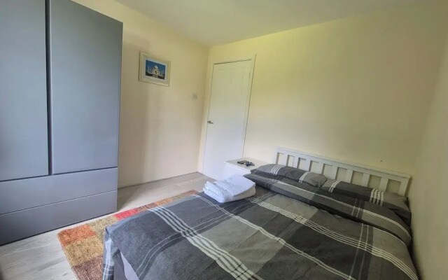 Charming Borehamwood Apartment With 2 Bedrooms