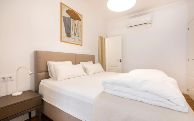 Majestic 4BR/4BATH apartment in Sagrada Familia area