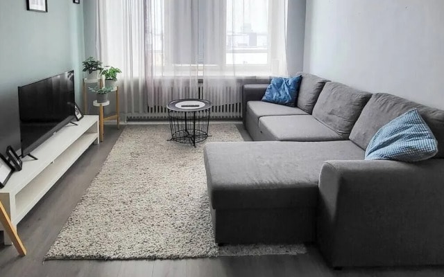 2ndhomes Central 1BR Top Floor Home