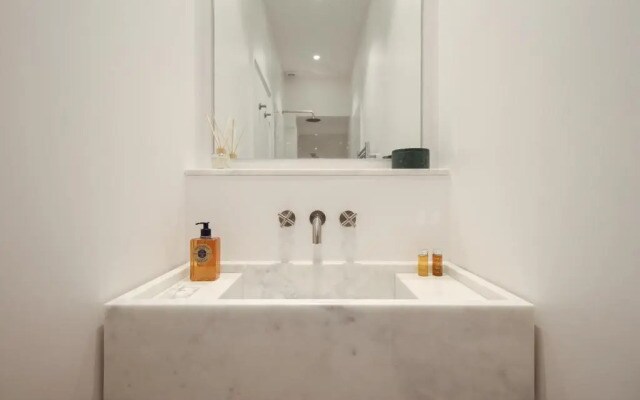Modern Apt 3bdr/3bth - Louvre Museum/Tuileries