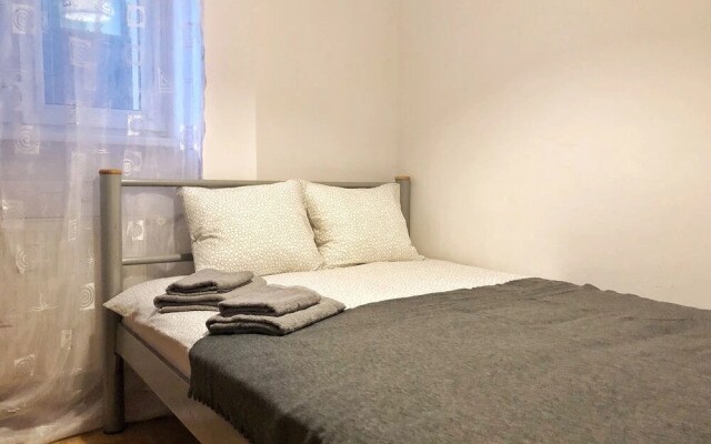 Fox Center Apartments