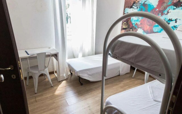 Backpackers Piramide - Hostel