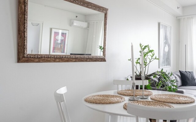 Fabulous 1BR Apt with Sauna & Views