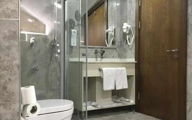 The Elegant Hotel