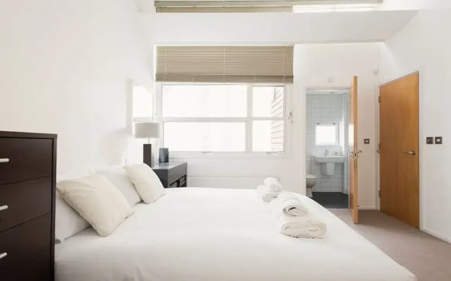 Platinum Apartment Near Westminster 9982
