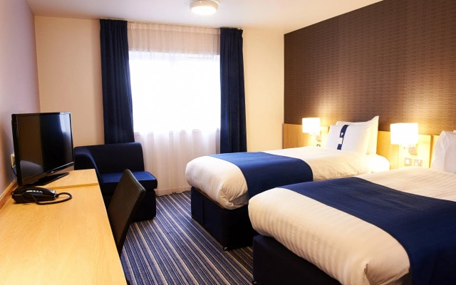 Holiday Inn Express Manchester Airport by IHG