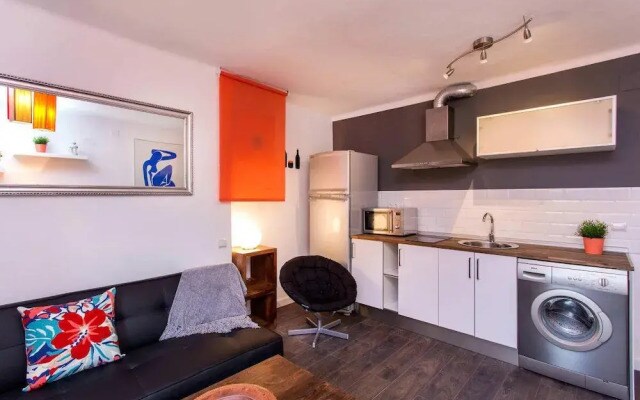 Pleasant Studio With Balcony Close to Camp Nou - Barcelona !