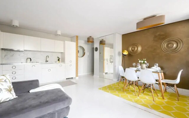 Ujazdowski Park Sunny Apartment