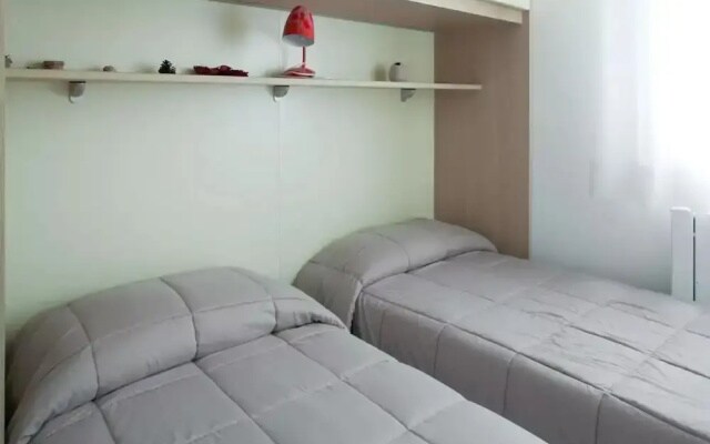 Red House ai Mori
