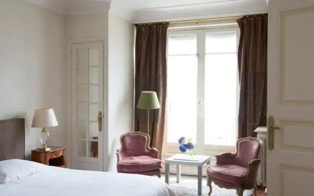 Avenue Foch - Arc de Triomphe Flat