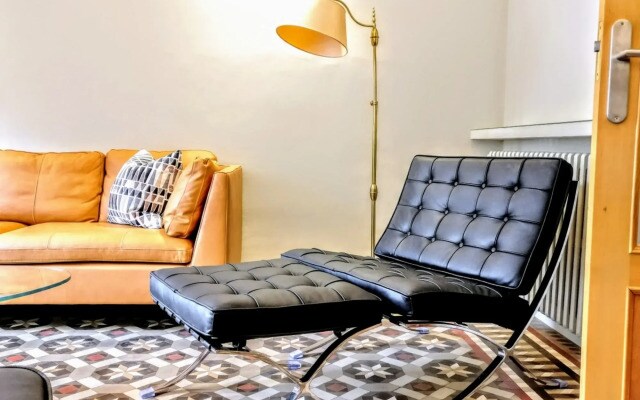 3br Modernist Pg de Gràcia high ceilings - Dandi