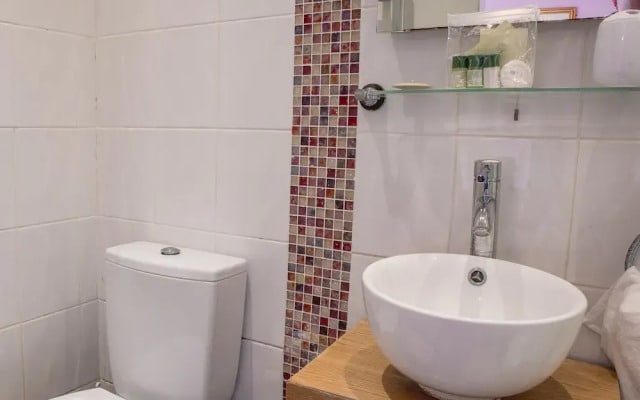M and J Guest House